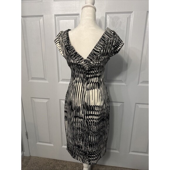 Rabbit Designs Women‎ Dress 8 Artsy Statement Sleeveless Fit Flared Midi V Neck - Picture 3 of 7